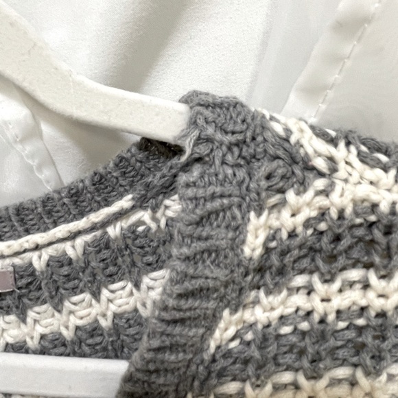 GAP Cable Knit Grey & White Striped Sweater - Size L - Picture 5 of 5